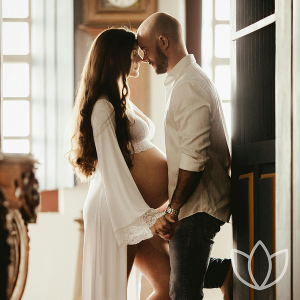 Pregnant women with husband | Bodyjoys