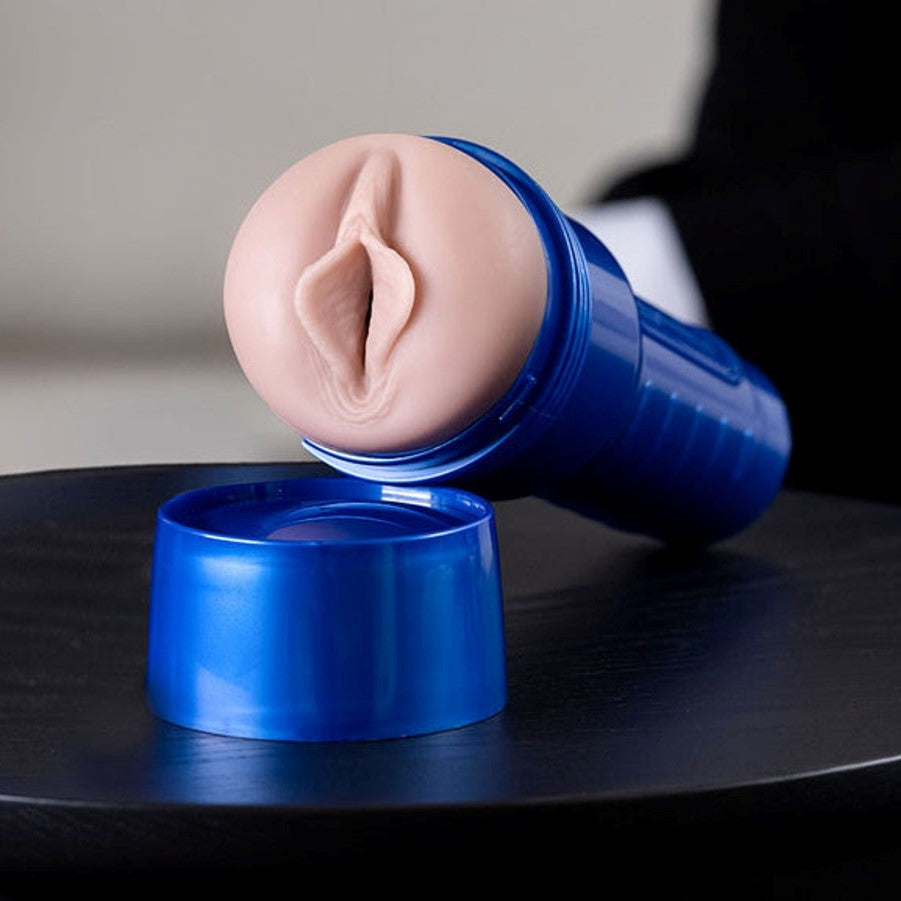 Fleshlight Boost Bang Vagina Masturbator Light Medium | Fleshlight Stroker | Fleshlight | Bodyjoys