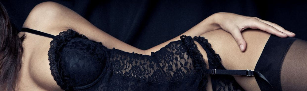 Sexy Lingerie Offers | Model Wearing Black Lingerie | Bodyjoys